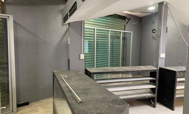 RENTA DE NAVE INDUSTRIAL CON OFICINAS EQUIPADAS Y LOCAL COMERCIAL ZONA FINSA