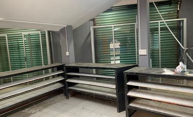 RENTA DE NAVE INDUSTRIAL CON OFICINAS EQUIPADAS Y LOCAL COMERCIAL ZONA FINSA