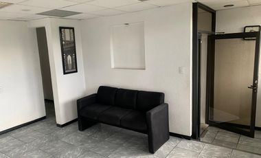 RENTA DE NAVE INDUSTRIAL CON OFICINAS EQUIPADAS Y LOCAL COMERCIAL ZONA FINSA