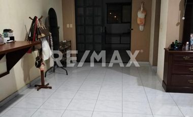 CASA EN VENTA Francisco de Montejo