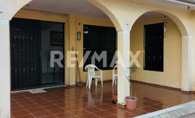 CASA EN VENTA Francisco de Montejo