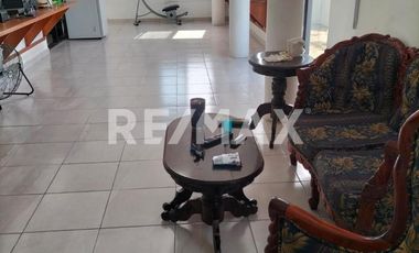 CASA EN VENTA Francisco de Montejo