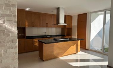 CASA EN VENTA EN LORETTA AL NORTE