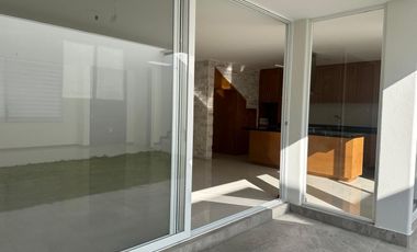 CASA EN VENTA EN LORETTA AL NORTE