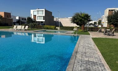 CASA EN VENTA EN LORETTA AL NORTE