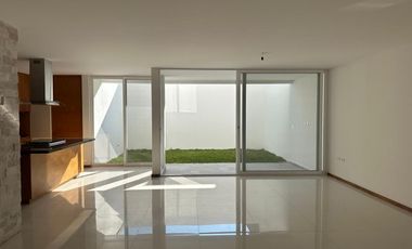 CASA EN VENTA EN LORETTA AL NORTE