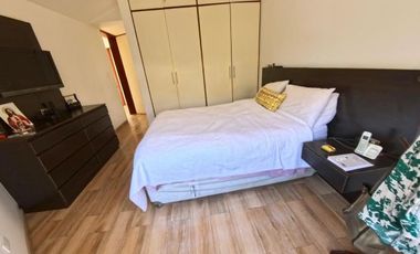 DUPLEX TIPO CASITA FRENTE A PARQUE EN LAS LOMAS DE LA MOLINA VIEJA