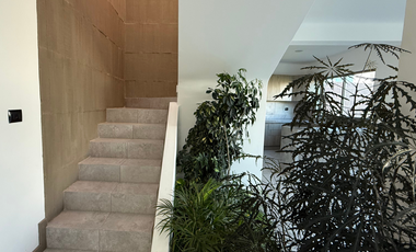 Casa en Tres Marías | 4 Recámaras | 2 Filtros de Seguridad |200 m² | Jardín Grande