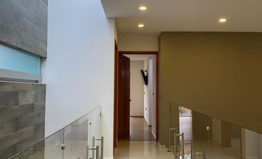 CASA EN VENTA EN FRACC. EL MONASTERIO POR ALTOZANO MORELIA