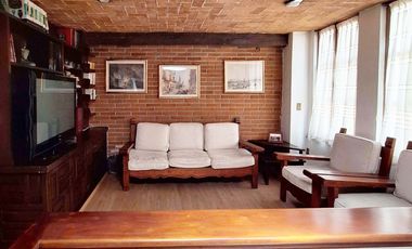 Casa en Venta en La Conchita, Coyoacán Amplia e iluminada.