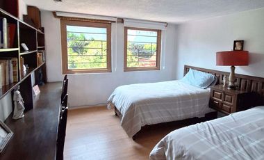 Casa en Venta en La Conchita, Coyoacán Amplia e iluminada.