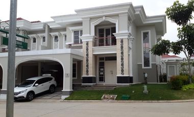 Disewakan Rumah Mewah Siap Huni di Emerald Mansion, Lippo Cikarang!