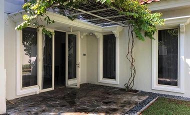 Disewakan Rumah Mewah Siap Huni di Emerald Mansion, Lippo Cikarang!