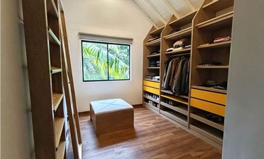 VENDO CASAEN EL POBLADO LOMA LOS PARRAS