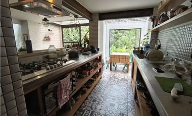 VENDO CASAEN EL POBLADO LOMA LOS PARRAS