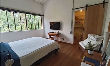 VENDO CASAEN EL POBLADO LOMA LOS PARRAS