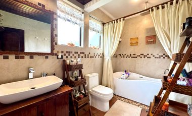 En Venta Lujosa Casa en Sayausi