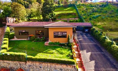 En Venta Lujosa Casa en Sayausi