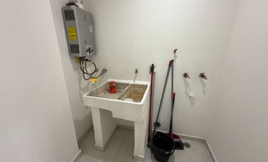 Departamento en RENTA en Torres Colón frente a estación del tren ligero