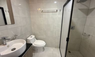 Departamento en RENTA en Torres Colón frente a estación del tren ligero