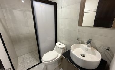 Departamento en RENTA en Torres Colón frente a estación del tren ligero