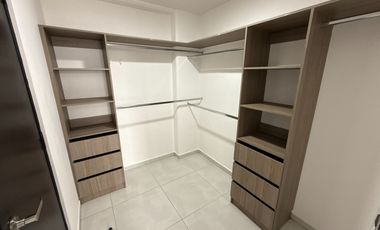 Departamento en RENTA en Torres Colón frente a estación del tren ligero