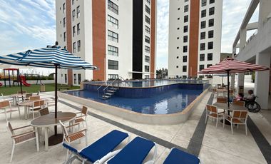 Departamento en RENTA en Torres Colón frente a estación del tren ligero