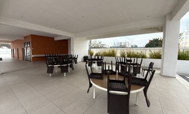 Departamento en RENTA en Torres Colón frente a estación del tren ligero