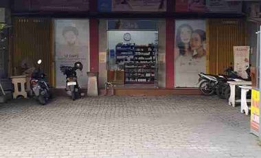 Jual Rumah Usaha / Ruko
Raya Wage Aloha
Taman Sidoarjo

Luas tanah : 163m2
Dimensi : 10x16.3
Luas bangunan : 200m2
Lantai : 2
Kmr tidur : 1+1
Kmr mandi : 1+1
PLN : 2.200
Air : Sumur
Row jln : 6m
Surat : SHM

*Harga 2,5 Miliar
*Turun Harga 1.8 Miliar*