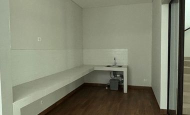 Rumah Freya Premium Disewakan Include Gorden di Cluster Flora Summarecon