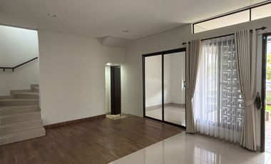 Rumah Freya Premium Disewakan Include Gorden di Cluster Flora Summarecon