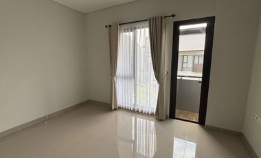 Rumah Freya Premium Disewakan Include Gorden di Cluster Flora Summarecon