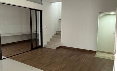 Rumah Freya Premium Disewakan Include Gorden di Cluster Flora Summarecon