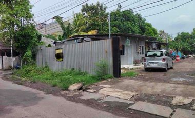 Raya  Medokan  Semampir  cck untuk gudang