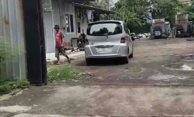 Raya  Medokan  Semampir  cck untuk gudang