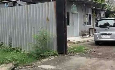 Raya  Medokan  Semampir  cck untuk gudang