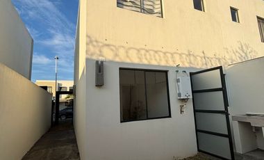 Casa en renta en Fracc Adamar coto Juchitlan