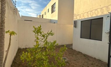 Casa en renta en Fracc Adamar coto Juchitlan