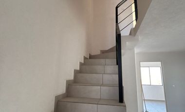 Casa en renta en Fracc Adamar coto Juchitlan