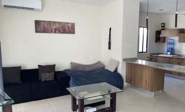 Casa en Privada al Poniente de Mérida con Piscina