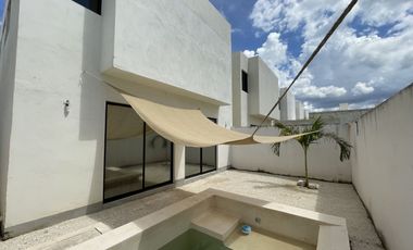 Casa en Privada al Poniente de Mérida con Piscina
