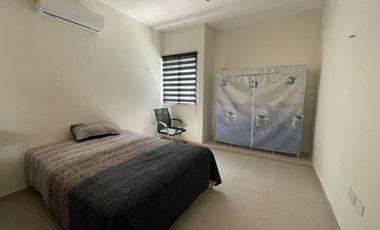 Casa en Privada al Poniente de Mérida con Piscina