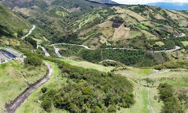 Venta de Hacienda con Ganado y Maquinaria en Cotacachi, 66 hectáreas