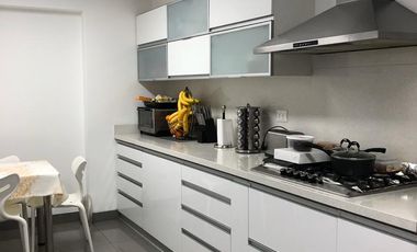 Departamento Dúplex con VISTA INTERIOR, Muy Iluminado y Finos Acabados.