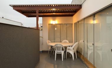 Departamento Dúplex con VISTA INTERIOR, Muy Iluminado y Finos Acabados.