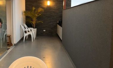 Departamento Dúplex con VISTA INTERIOR, Muy Iluminado y Finos Acabados.