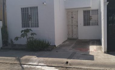 Se Renta Casa Amueblada en Valle Dorado