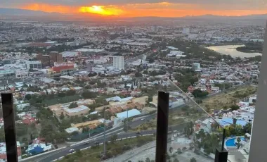 Exclusivo Semipenthouse en Venta en Zona Diamante, Querétaro