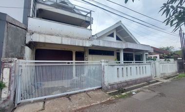 Rumah Strategis Dekat Pusat Perbelanjaan dan Dekat Terminal Leuwi Panjang di Sauyunan