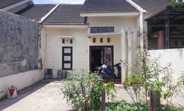 Jual Rumah Murah

Gemurung Gedangan
Sidoarjo

Luas 94m2 ( 6x15 )
LB Tipe 36
KT 2 KM 1
Hadap Selatan
PLN 1300
Row jln 6m
Surat SHM

*Turun Harga 415 Juta*